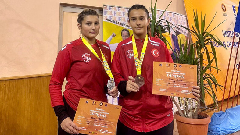 ÇBSK`nın Güreşçileri Balkan Şampiyonası