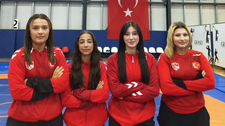 Çorlu Belediyesi Sporcuları Balkan Şampiyonası'nda Millî Takım Forması Giyecek
