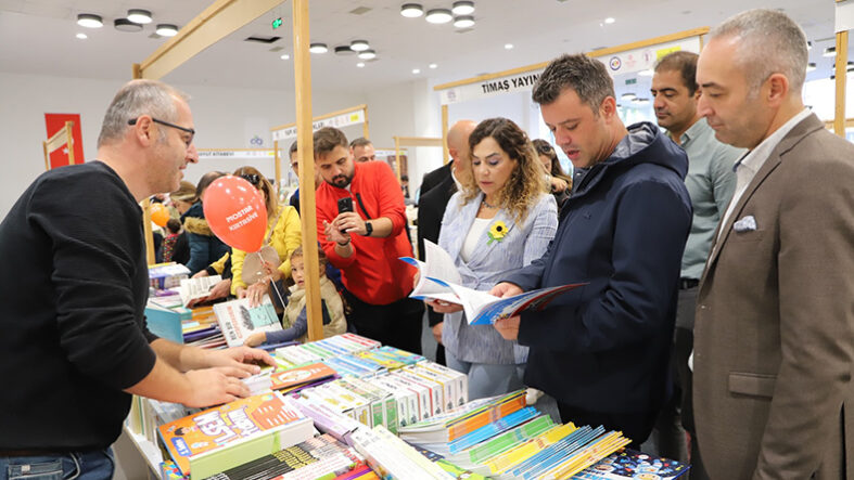 kitap-fuari
