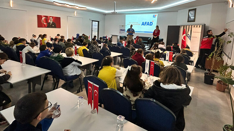 Çorlu Belediyesi'nden Öğrencilere Afet Eğitimi (1)