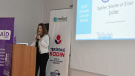 GENÇLER DİJİTAL ŞİDDETE KARŞI BİLİNÇLENDİRİLDİ (1)