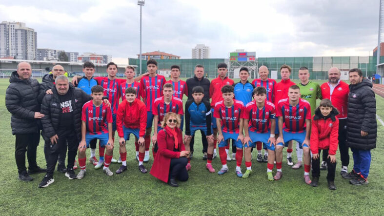 Başkan Sarıkurt’tan Genç Futbolculara Moral Ziyareti (2)
