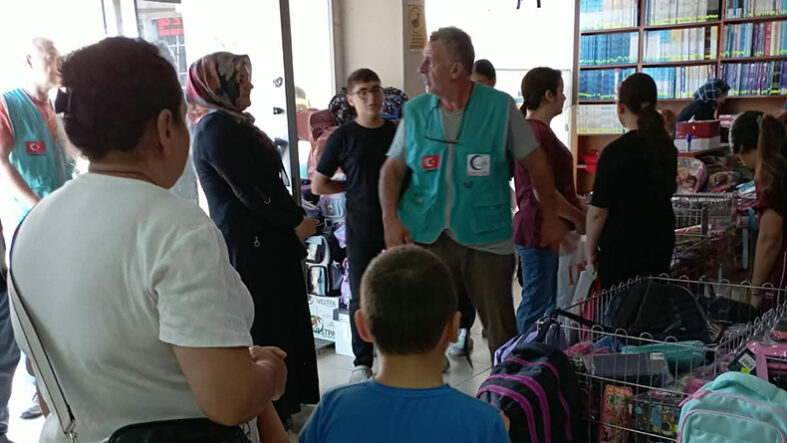 Cansuyu’ndan 20 bin öğrenciye kırtasiye desteği